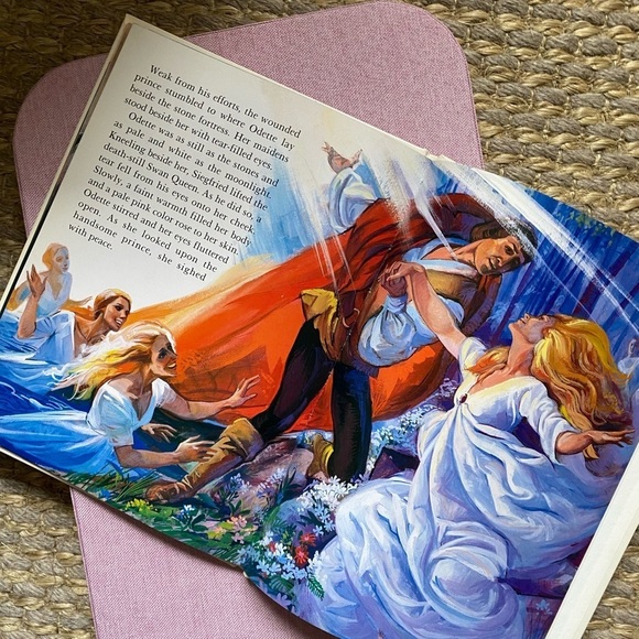 SWAN Lake Vintage Children’s Book - Picture 7 of 8